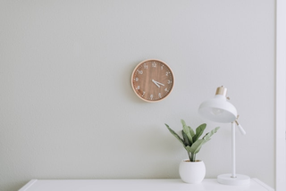 Discover how minimalism creates a simpler budget. Learn to cut costs by reducing clutter, focusing on value, and breaking the cycle of consumerism.